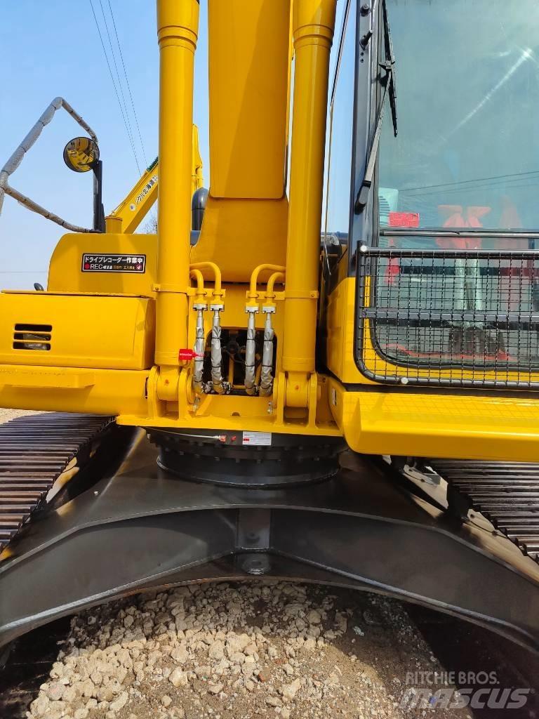 Komatsu PC 220 Kāpurķēžu ekskavatori