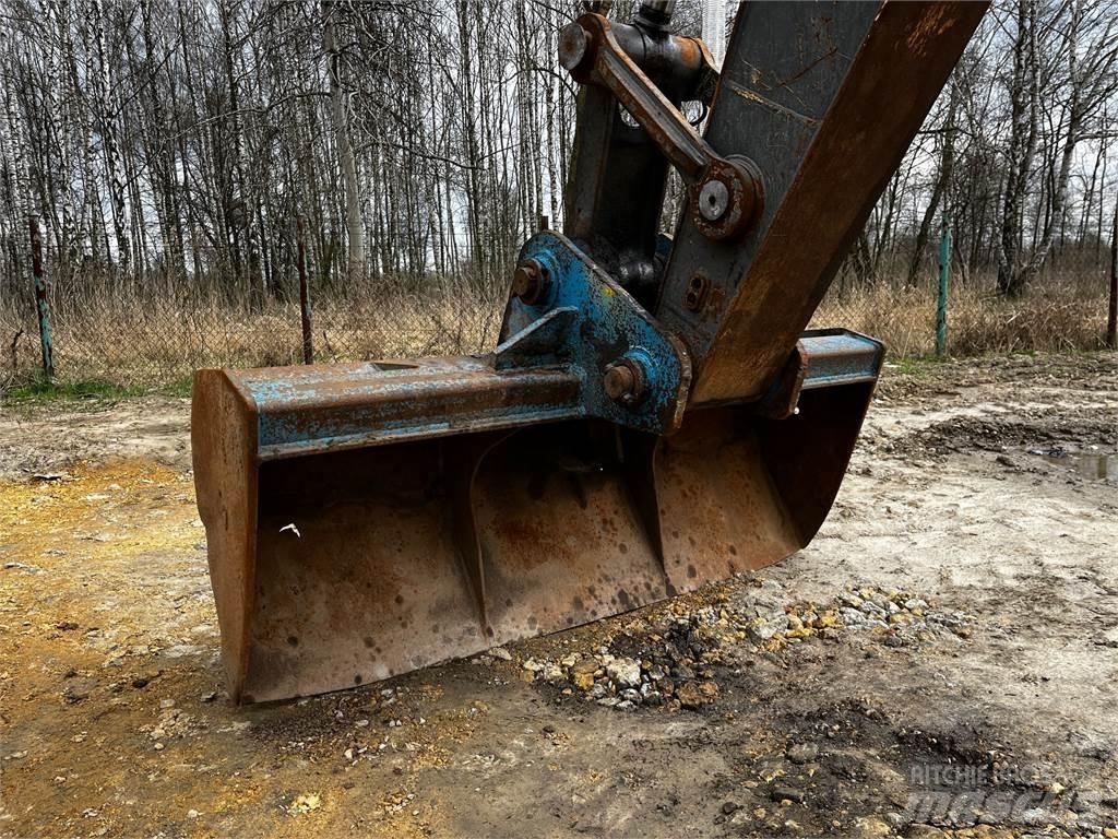  EC210CL Kāpurķēžu ekskavatori