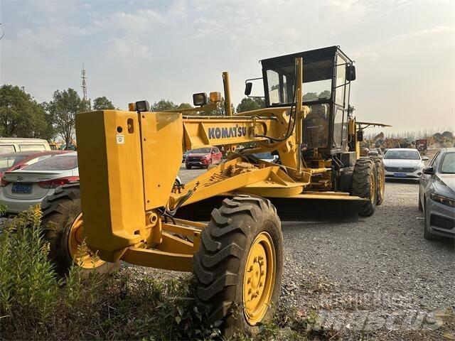 Komatsu GD655 Greideri