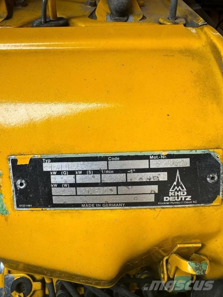 Atlas AR 72 Iekrāvēji uz riteņiem