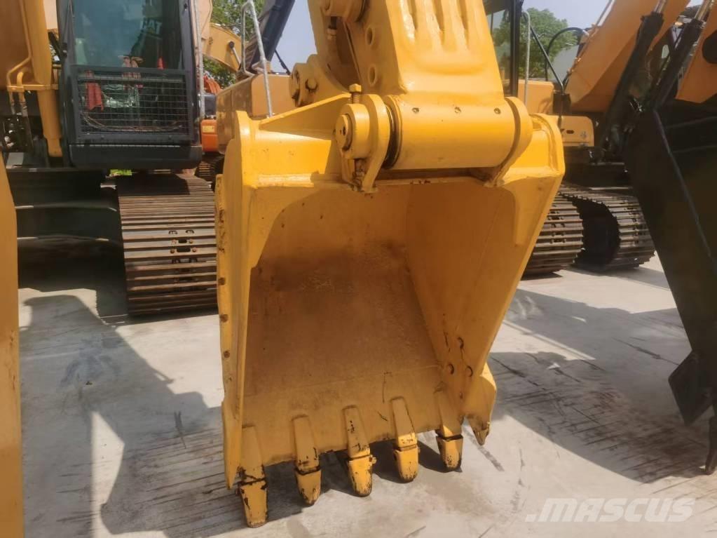 Komatsu PC 200-8 Kāpurķēžu ekskavatori