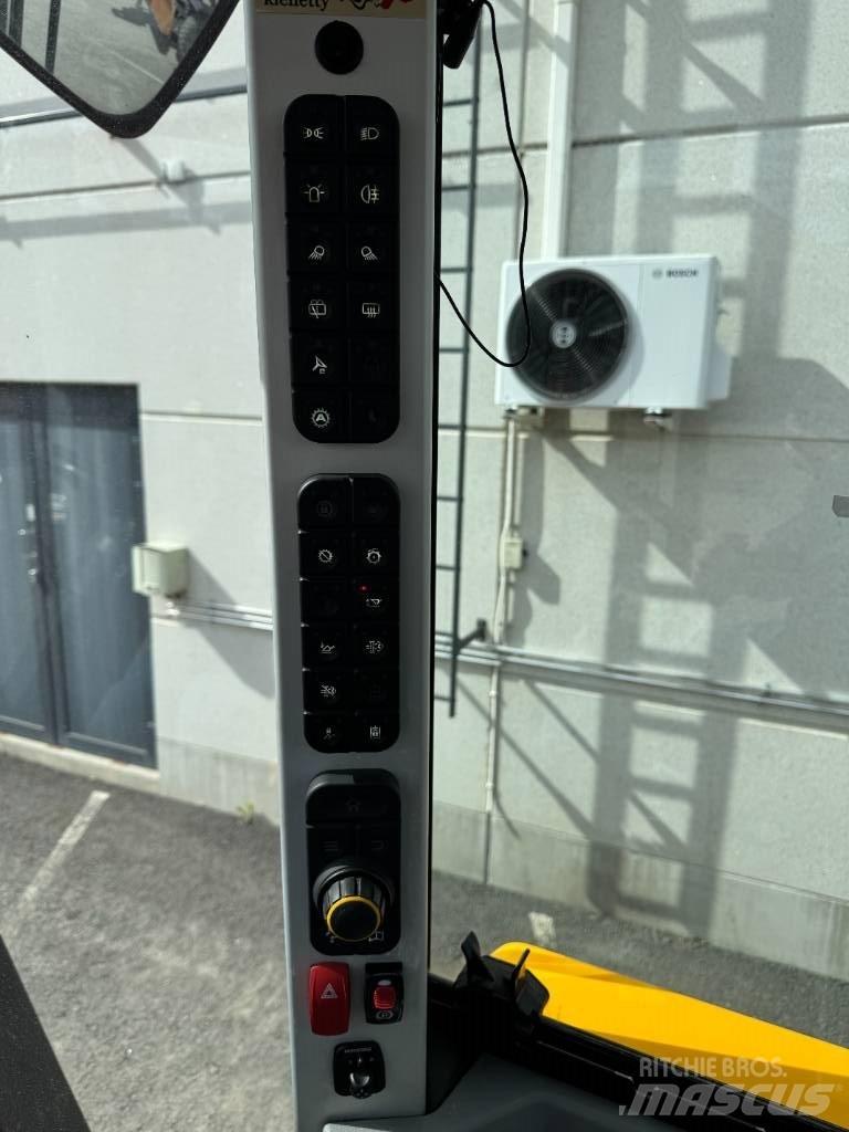JCB 417 Iekrāvēji uz riteņiem