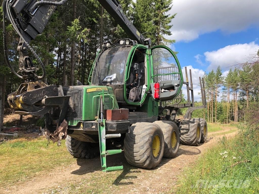 John Deere 810 E Forvarderi