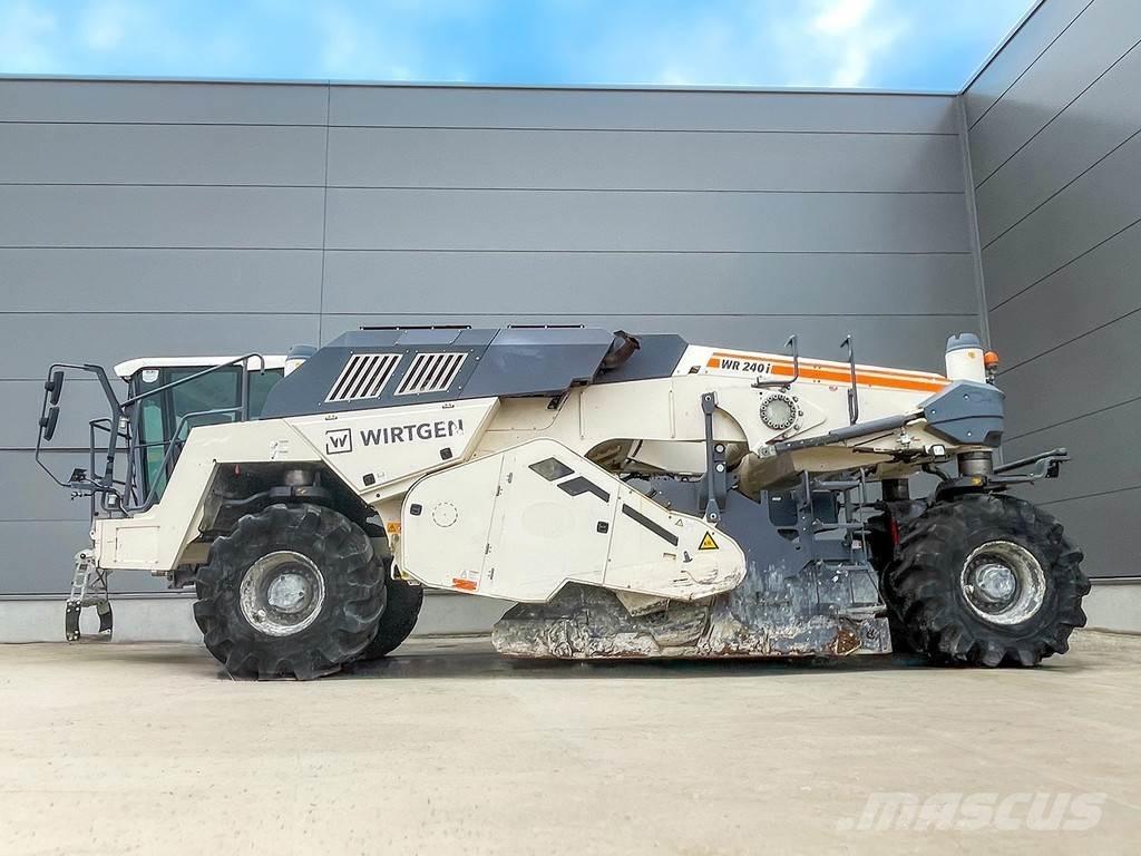 Wirtgen WR 240I Asfalta savācējs