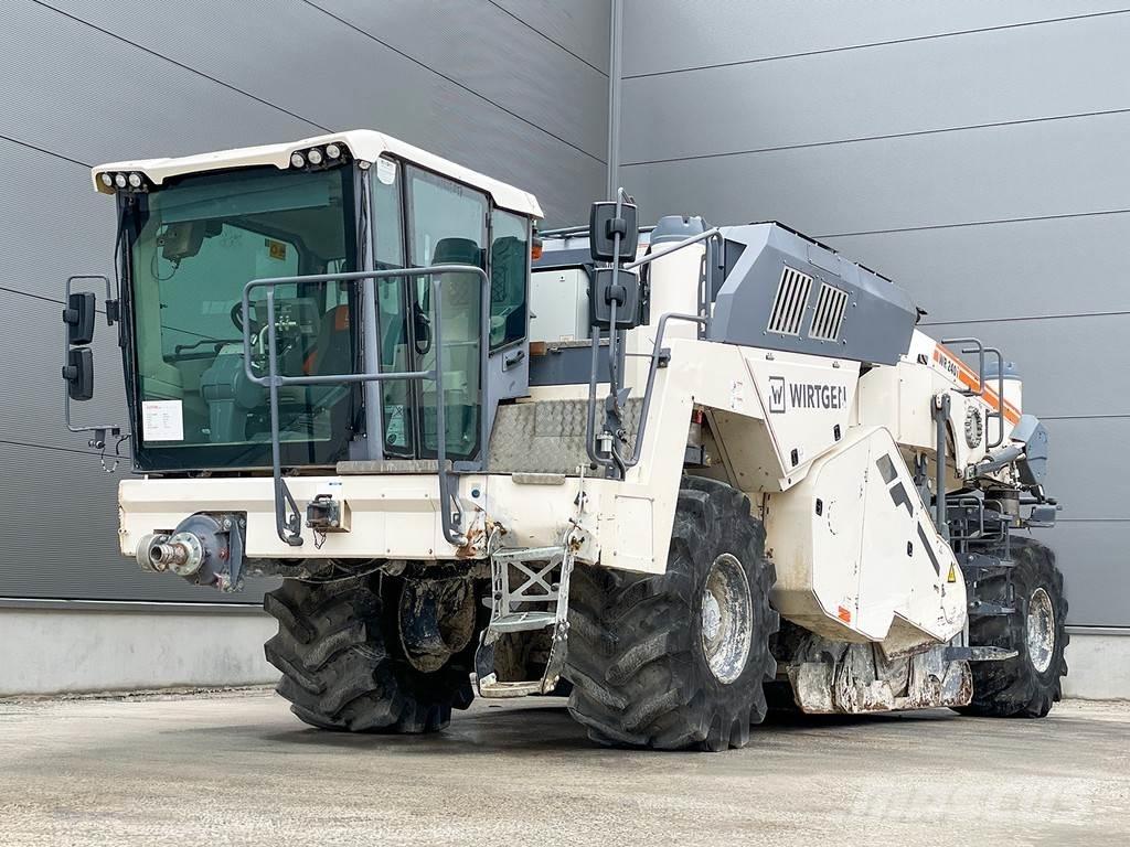 Wirtgen WR 240I Asfalta savācējs