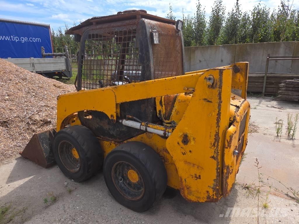 Komatsu SK 714 Lietoti riteņu kompaktiekrāvēji