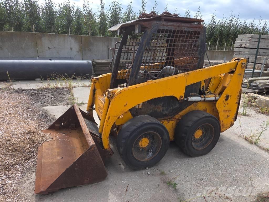 Komatsu SK 714 Lietoti riteņu kompaktiekrāvēji