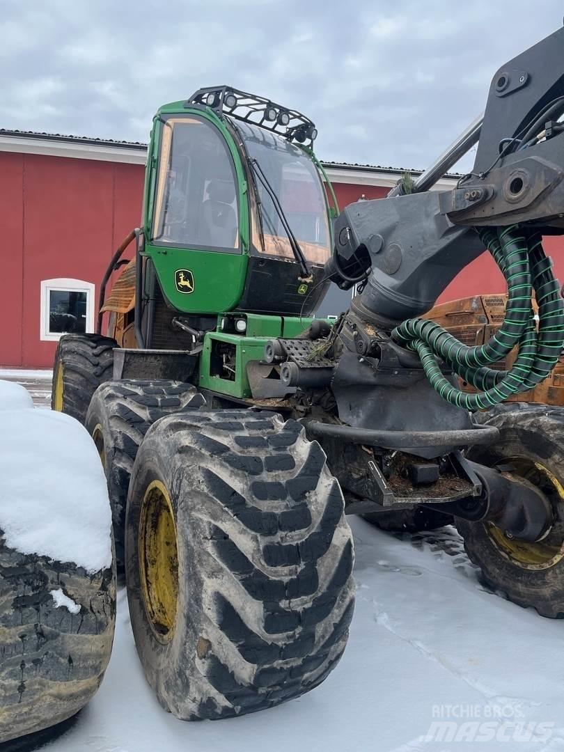 John Deere 1270G Harvesteri