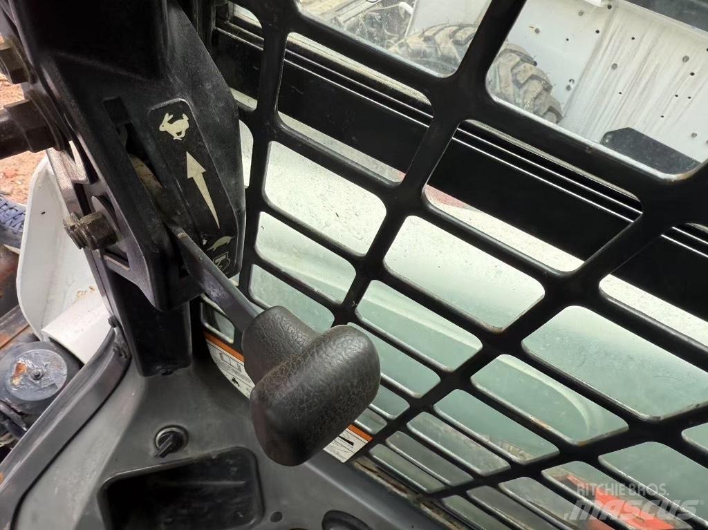 Bobcat S 220 S750 Lietoti riteņu kompaktiekrāvēji