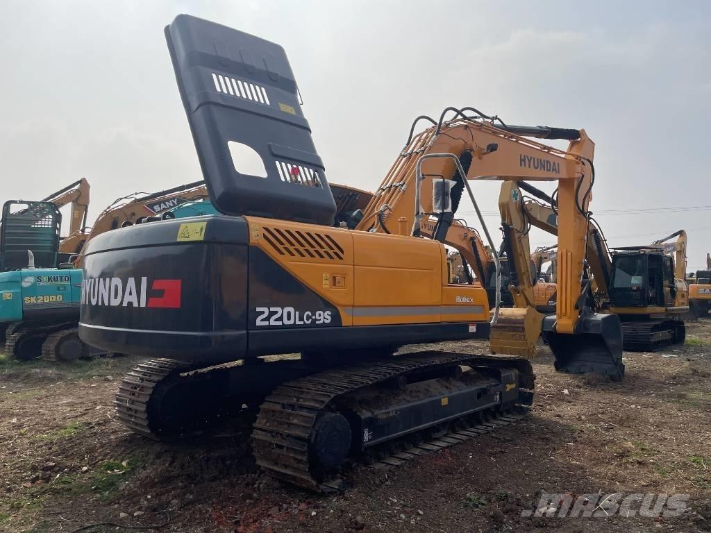 Hyundai 225LC-9S Kāpurķēžu ekskavatori