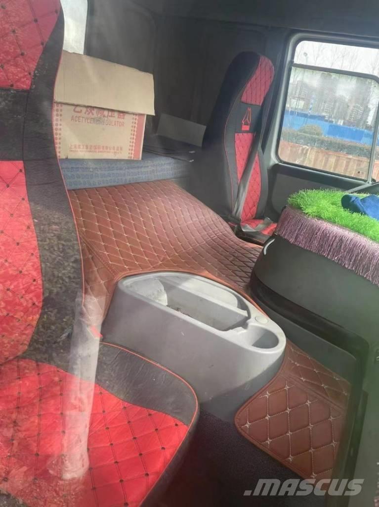 Howo 371 8x4 Pašizgāzējs