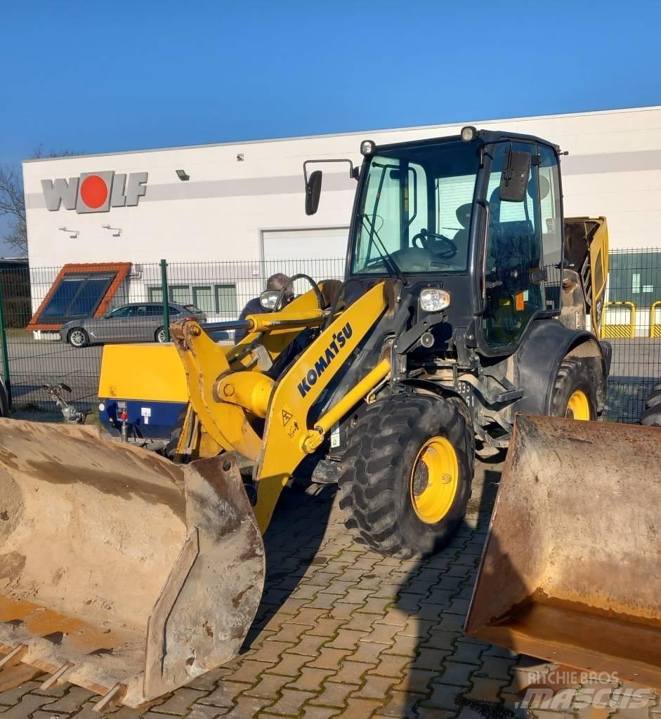 Komatsu WA80M-7 Iekrāvēji uz riteņiem