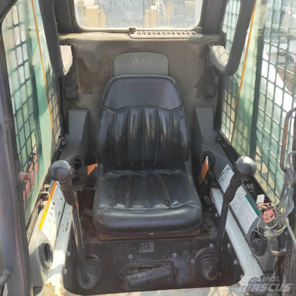 Bobcat S300 Lietoti riteņu kompaktiekrāvēji