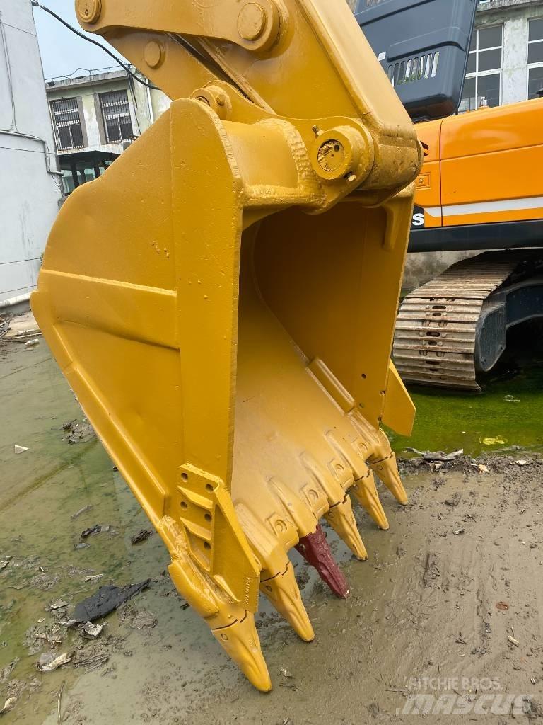 CAT 330 D Kāpurķēžu ekskavatori