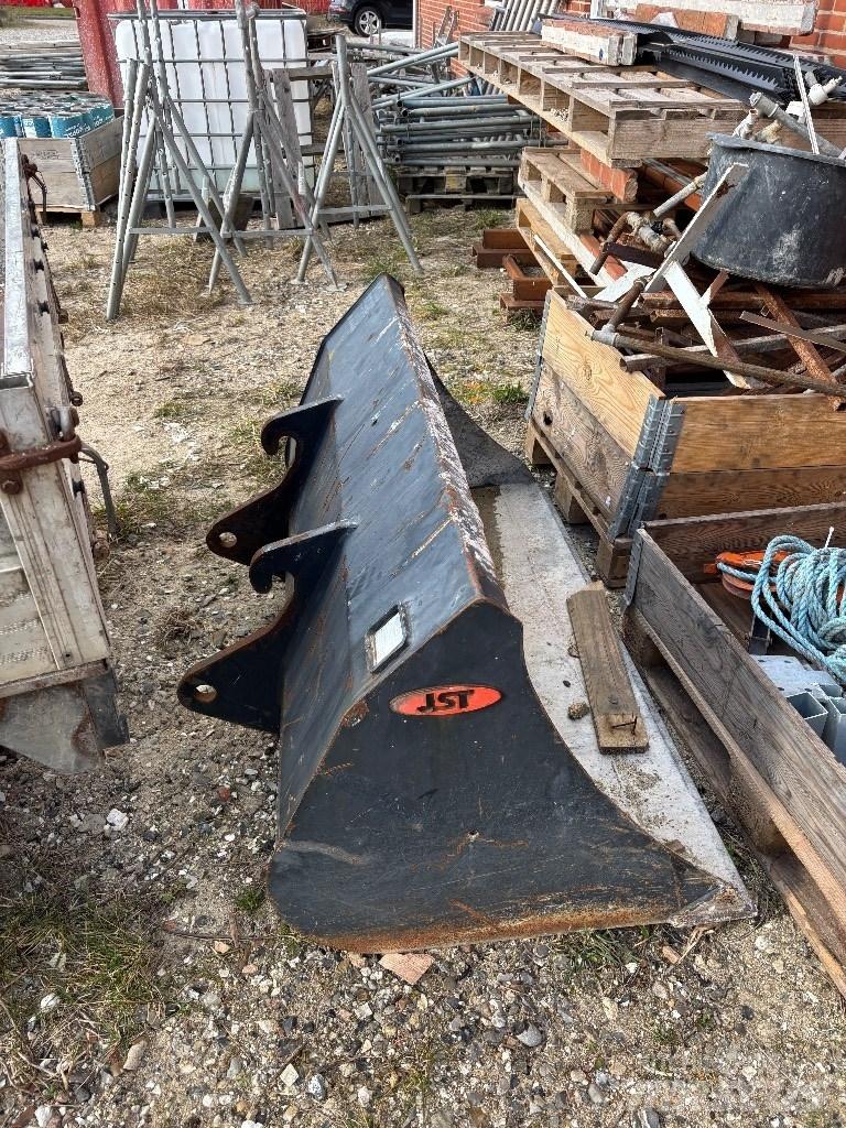Kubota 4815 Teleskopiskie manipulatori