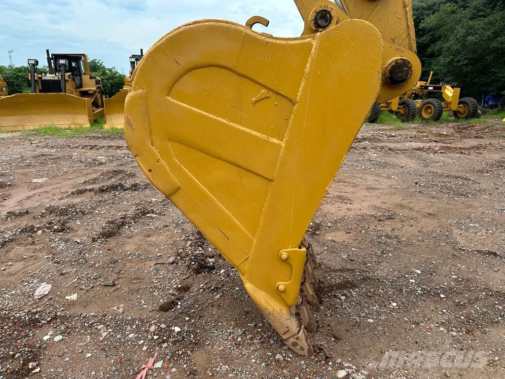 CAT 330C Kāpurķēžu ekskavatori