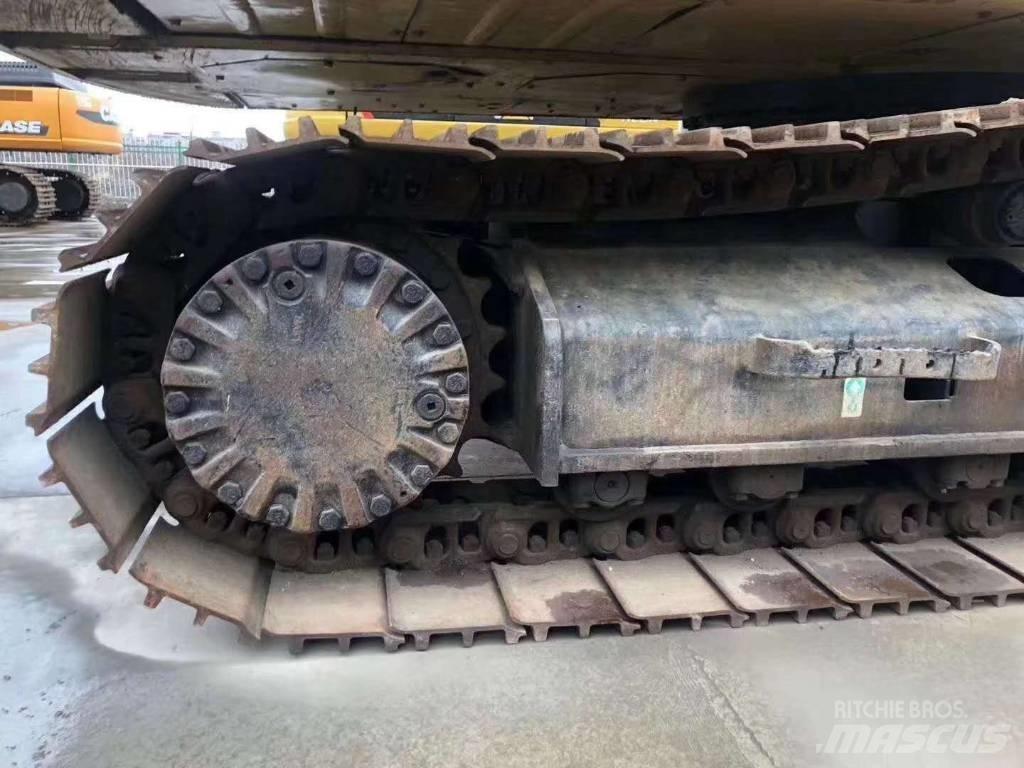 CAT 323 Kāpurķēžu ekskavatori