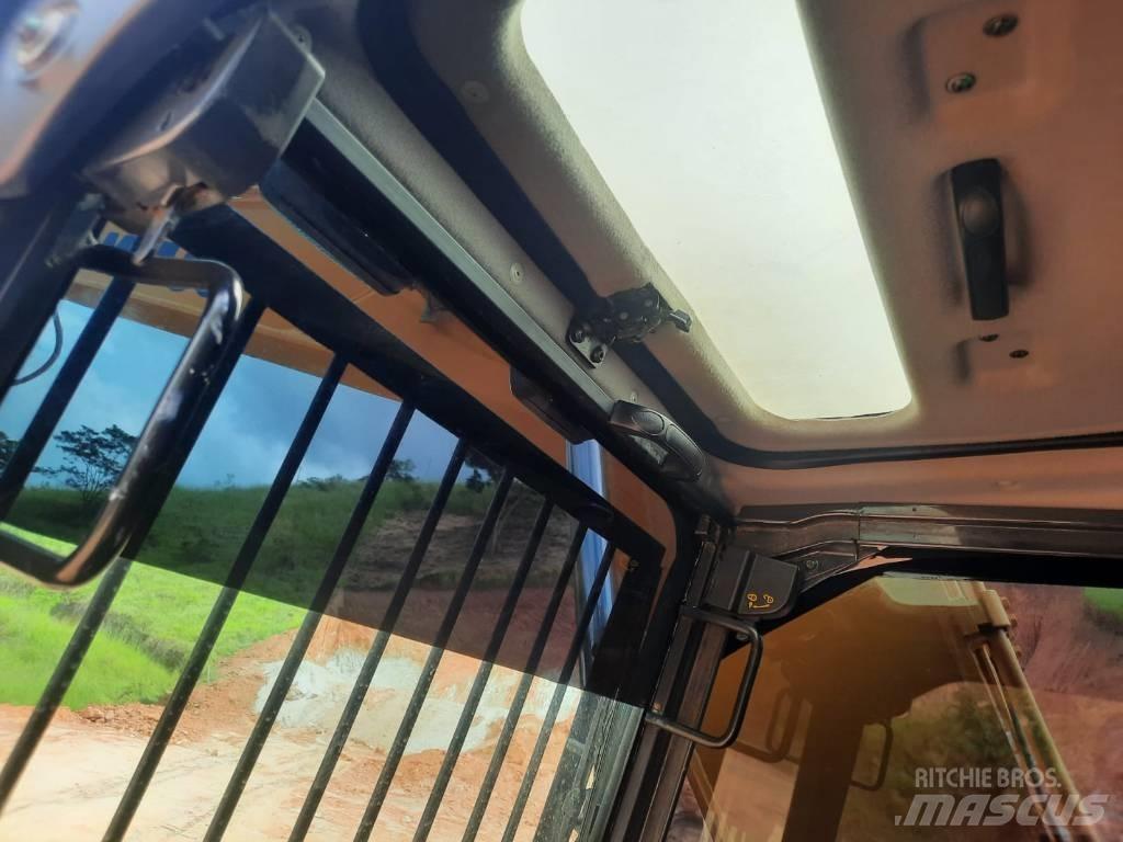 Komatsu PC130 Kāpurķēžu ekskavatori