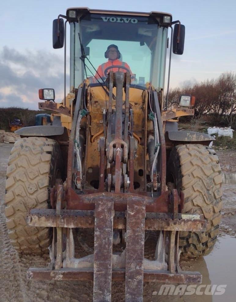 Volvo A70F Iekrāvēji uz riteņiem