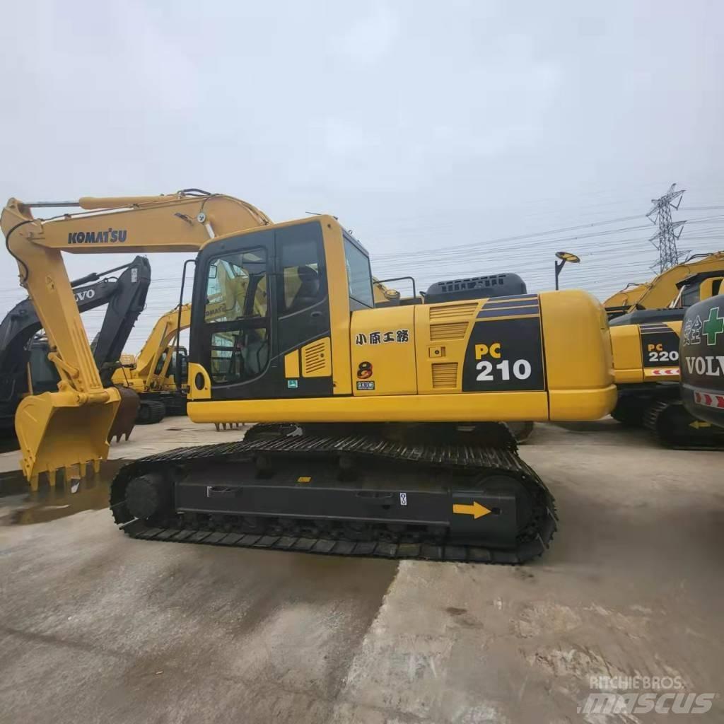 Komatsu PC 210 Kāpurķēžu ekskavatori