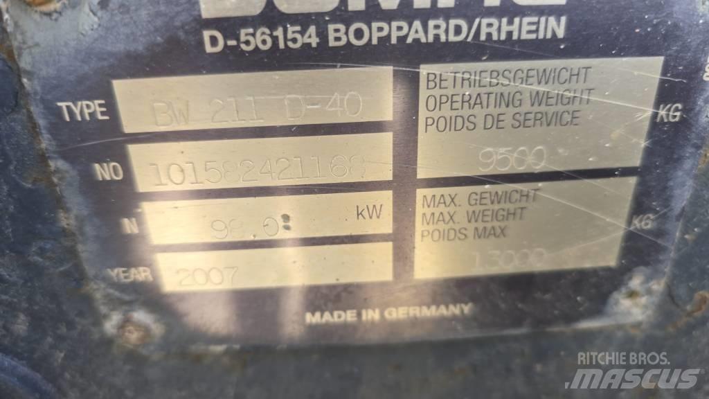 Bomag BW 211 D-40 Divvalču grunts veltņi