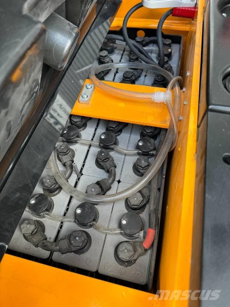 Hyundai 15ESR Pašgājēji krautnētāji