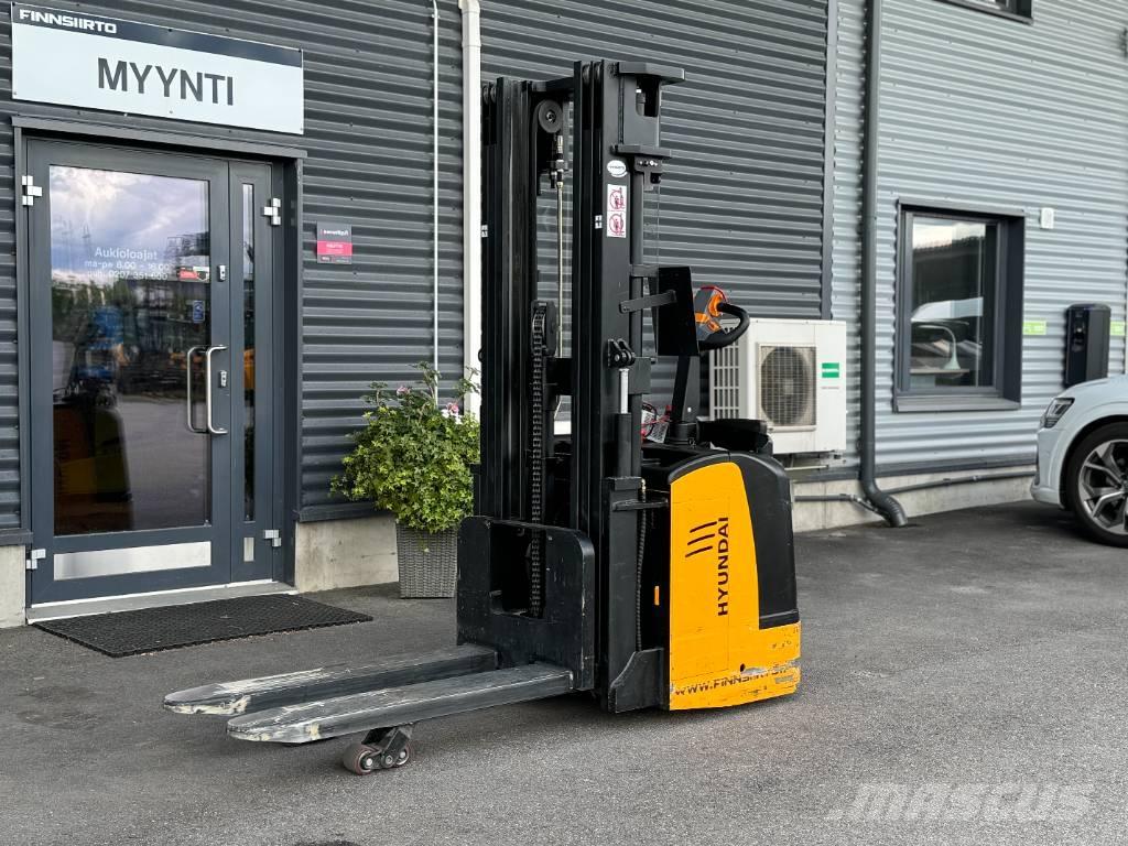 Hyundai 15ESR Pašgājēji krautnētāji