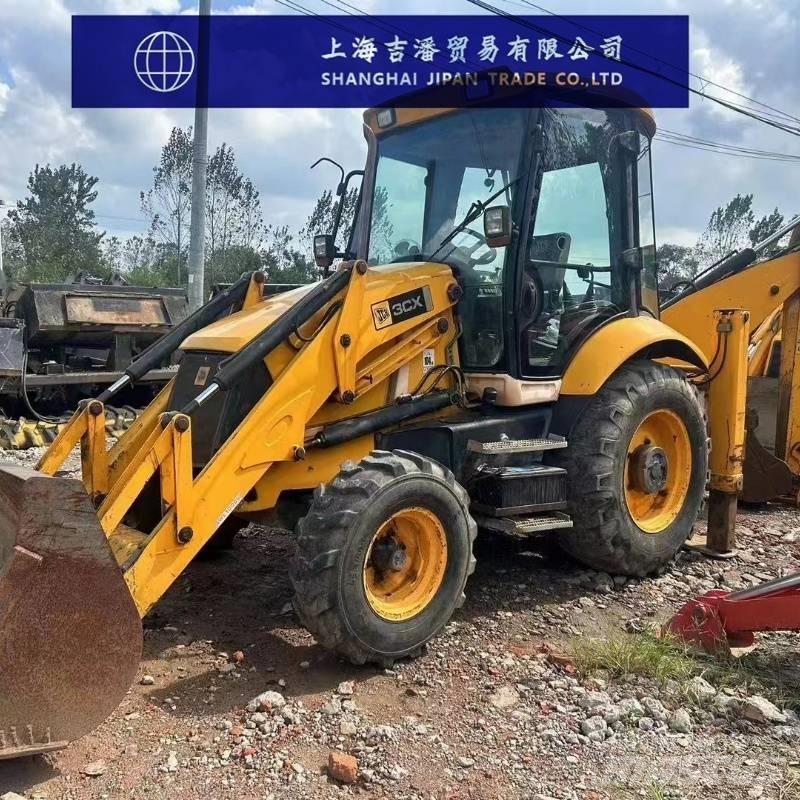 JCB 3 CX Iekrāvēji uz riteņiem