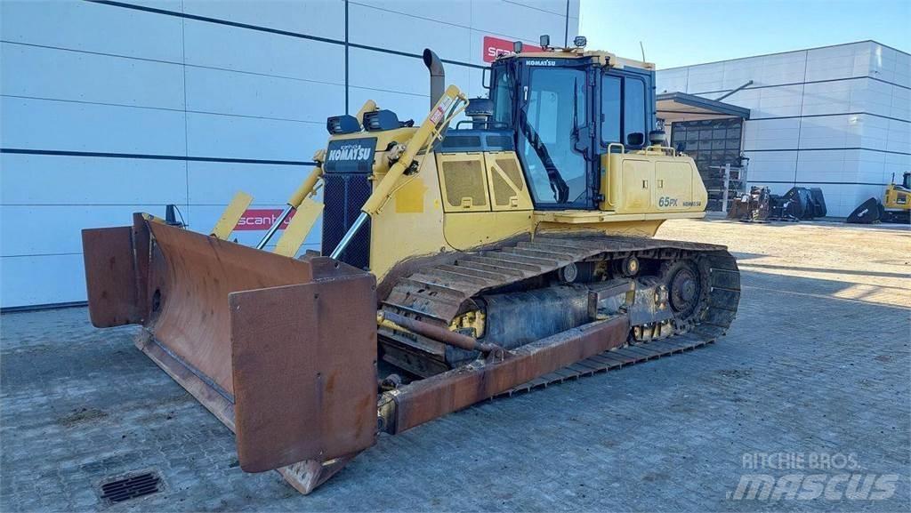 Komatsu D65PX-18 Kāpurķēžu buldozeri
