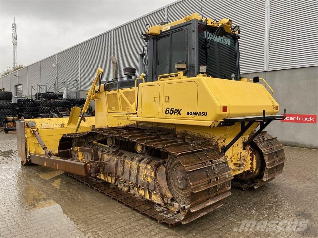 Komatsu D65PX-18 Kāpurķēžu buldozeri