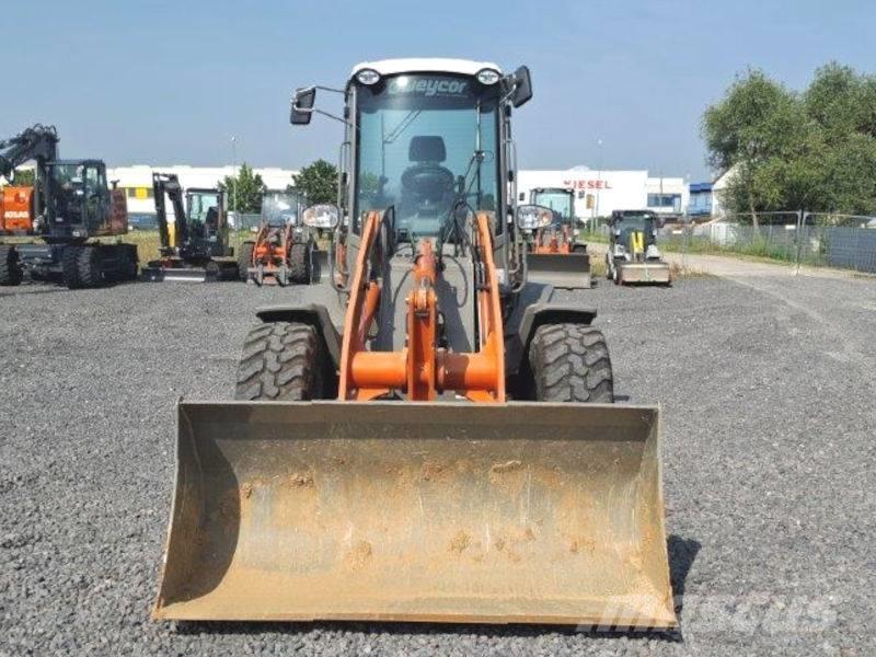 Atlas AR 480 Lietoti riteņu kompaktiekrāvēji