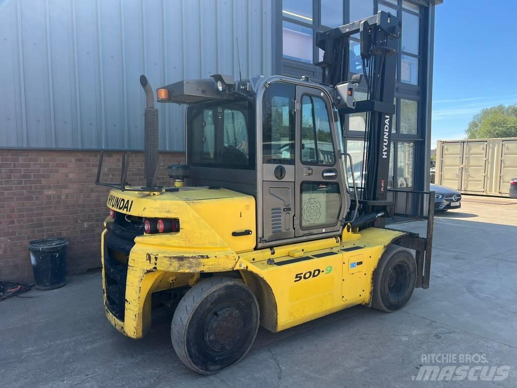 Hyundai 50 D-9 A Tehnika ar dīzeļa dzinēju