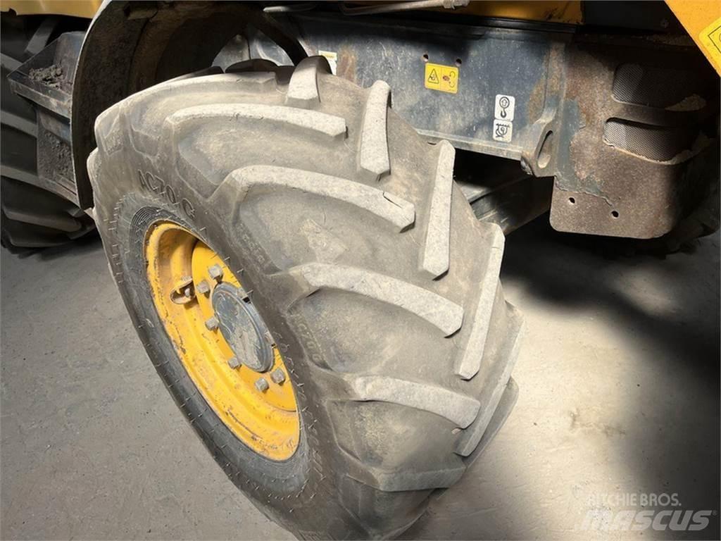 Fermec 860 Ekskavatori-iekrāvēji