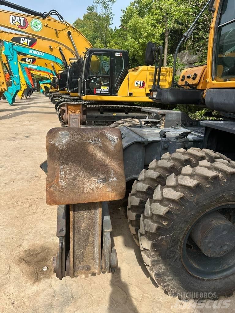 Hyundai R210W-9 Ekskavatori uz riteņiem