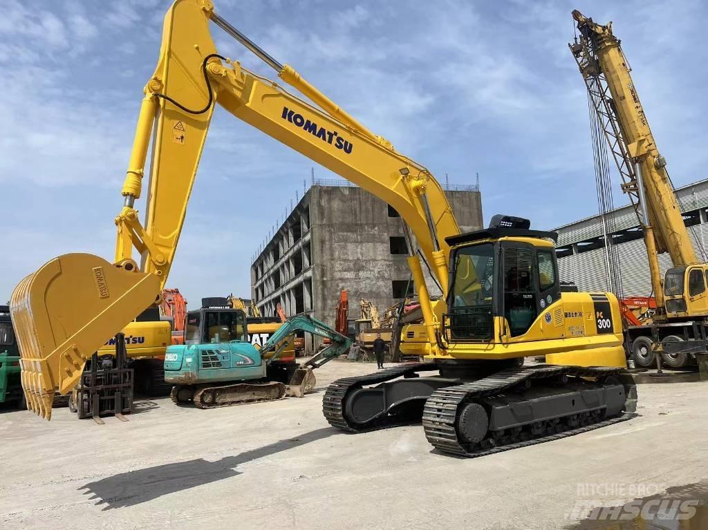 Komatsu PC 300 Kāpurķēžu ekskavatori