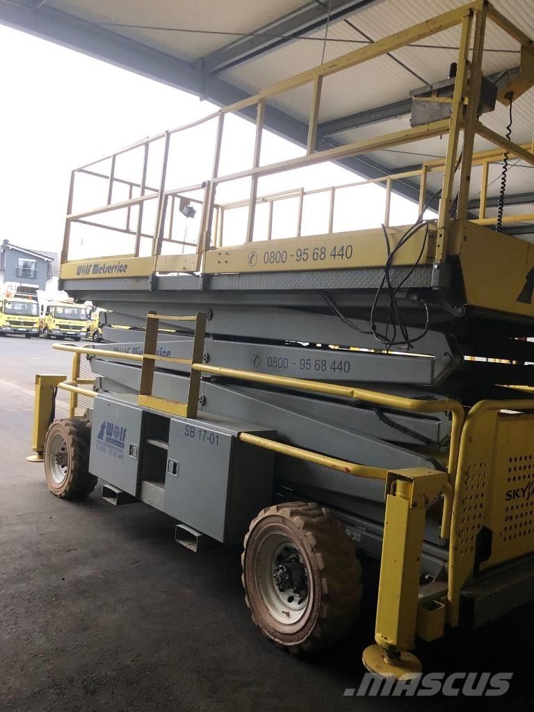SkyJack SJ 9250 RT Šķerveida pacēlāji