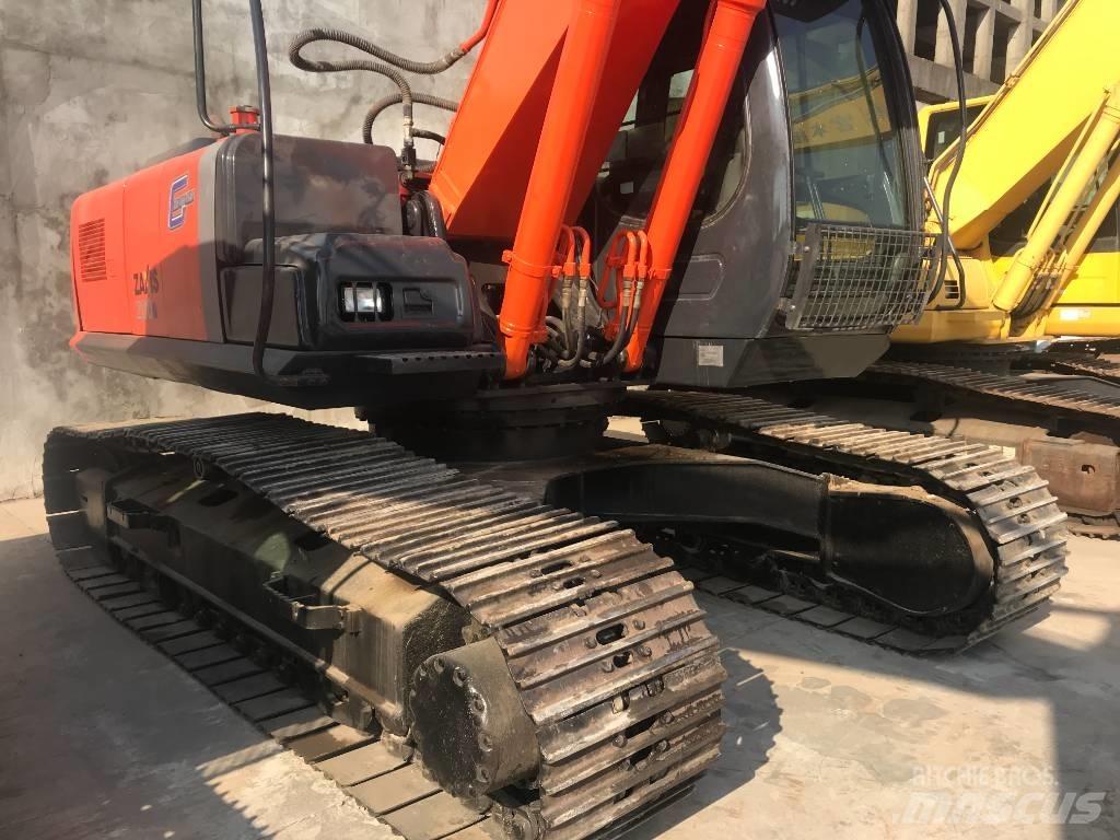 Hitachi ZX 200-6 Kāpurķēžu ekskavatori