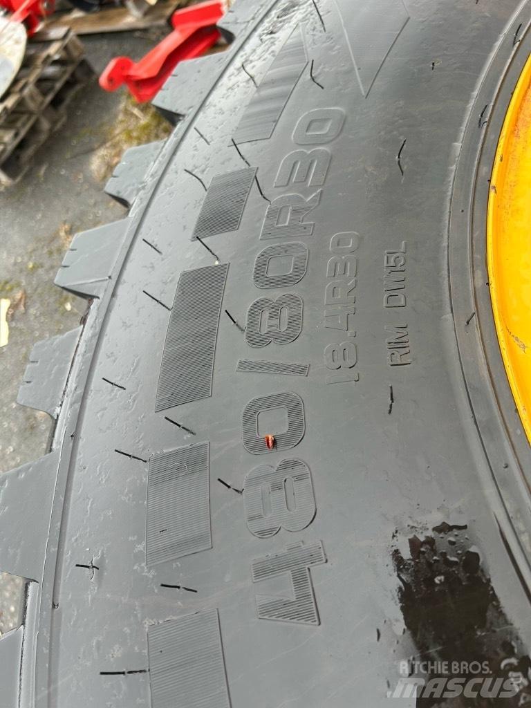 JCB 4220 FASTRAC Traktori
