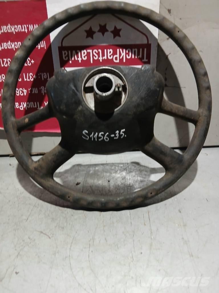 Scania 144    1327026 Kabīnes un interjers