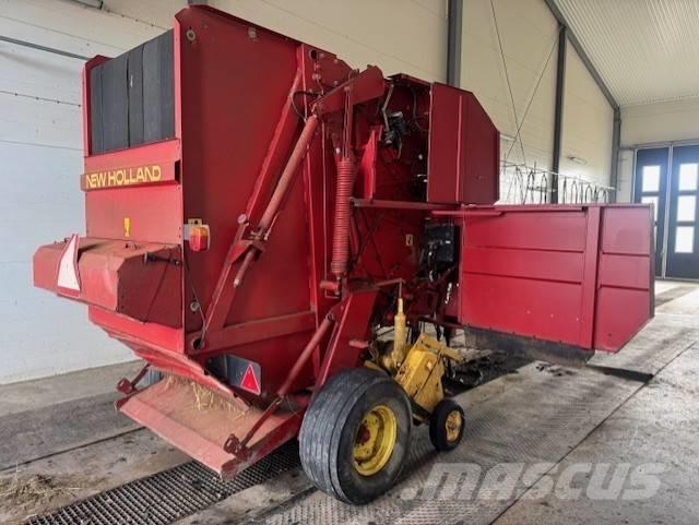 New Holland 654 Rituļu preses