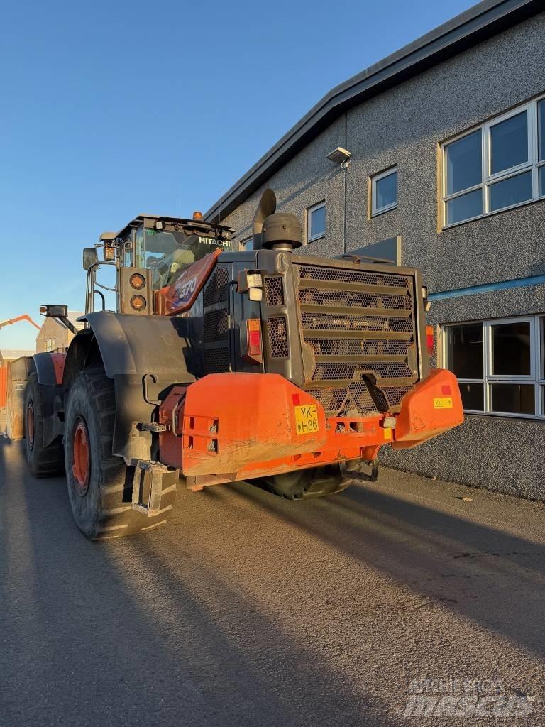 Hitachi ZW 370-6 Iekrāvēji uz riteņiem