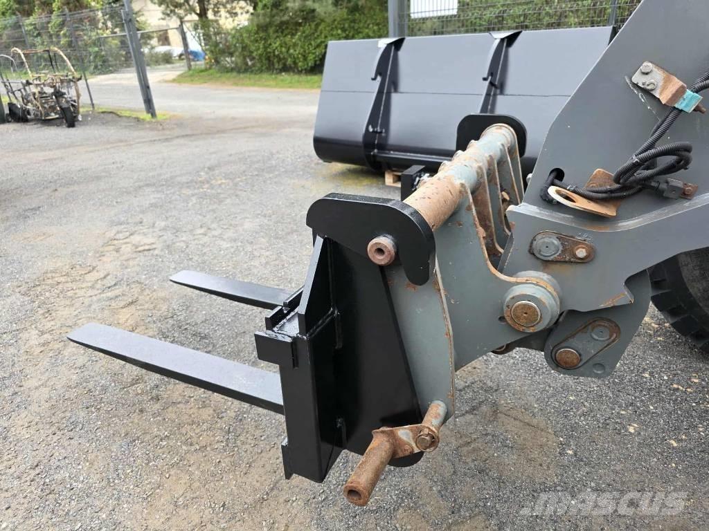 CLAAS Scorpion 7044 Lauksaimniecības pacēlāji