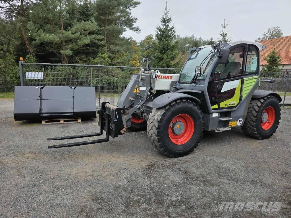 CLAAS Scorpion 7044 Lauksaimniecības pacēlāji
