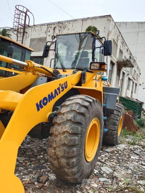 Komatsu WA 320-5 Iekrāvēji uz riteņiem