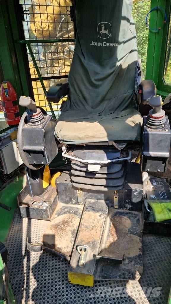 John Deere 640 G III Šķeldotāji