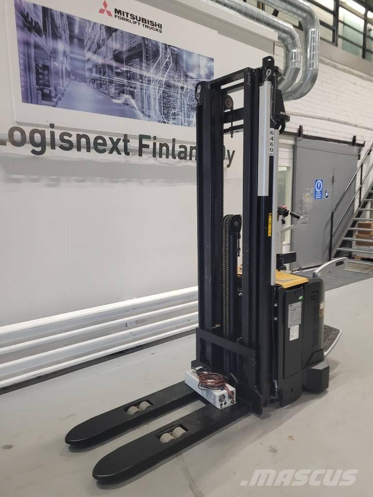 CAT NSV 16N ( MYYTY ) Pašgājēji krautnētāji