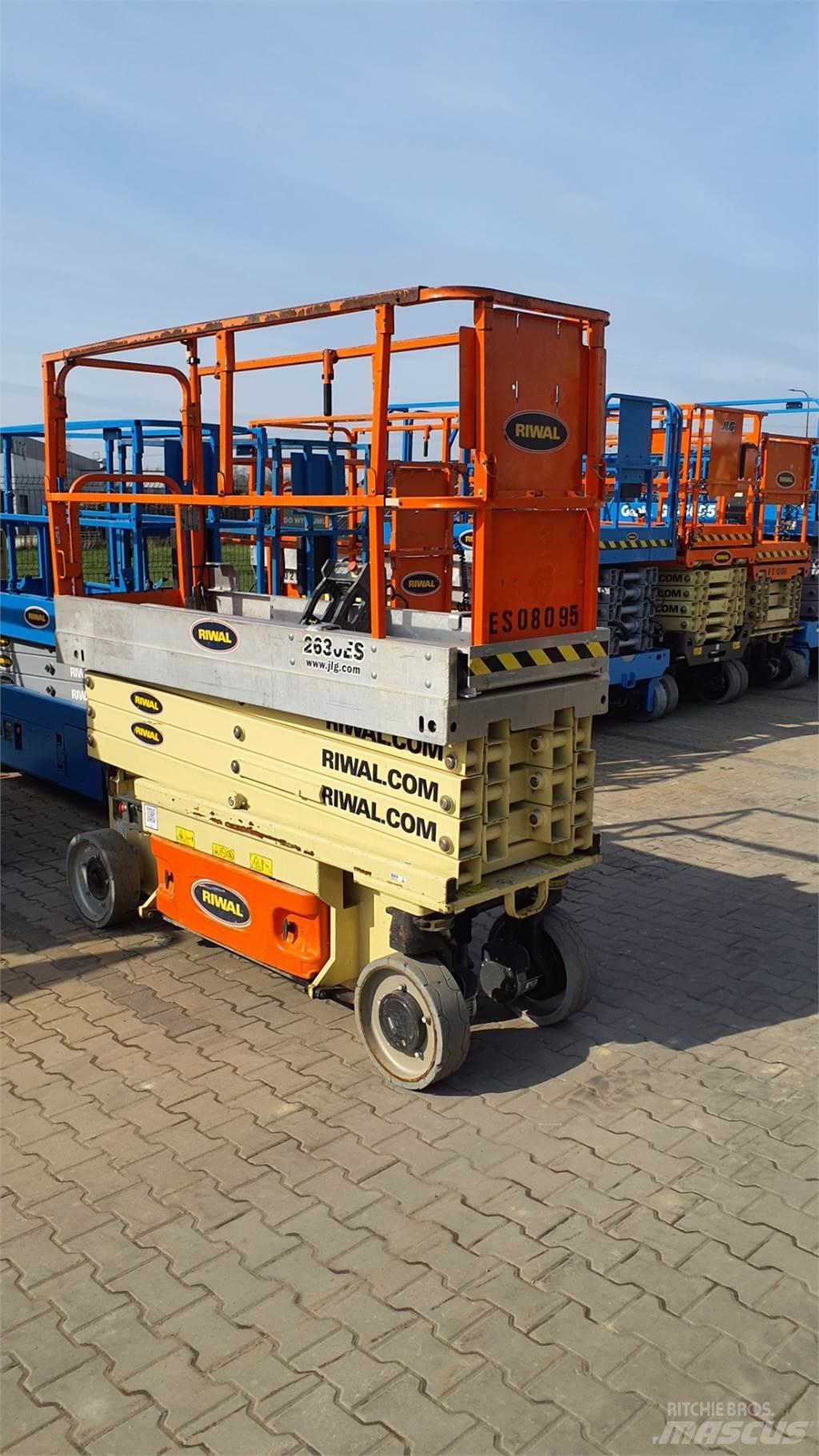 JLG 2630ES Šķerveida pacēlāji