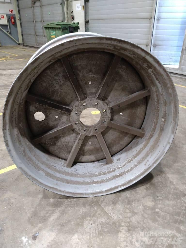 Massey Ferguson 7718 Riepas, riteņi un diski