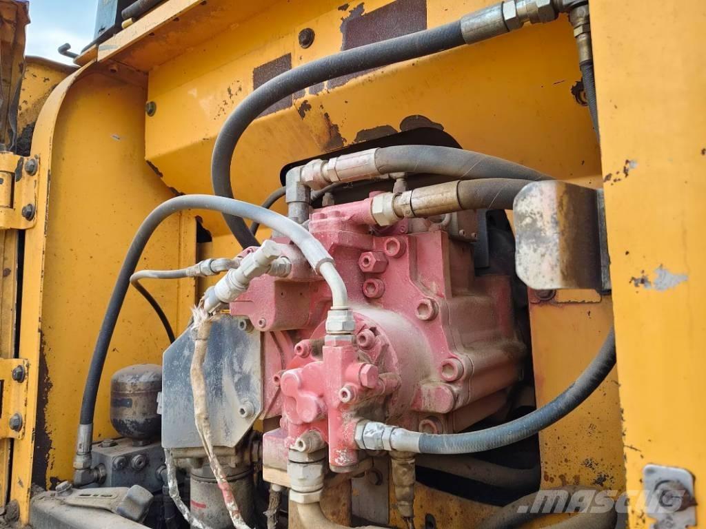 Hyundai R210W-9 Ekskavatori uz riteņiem