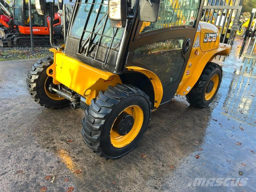 JCB 520-40 Teleskopiskie manipulatori